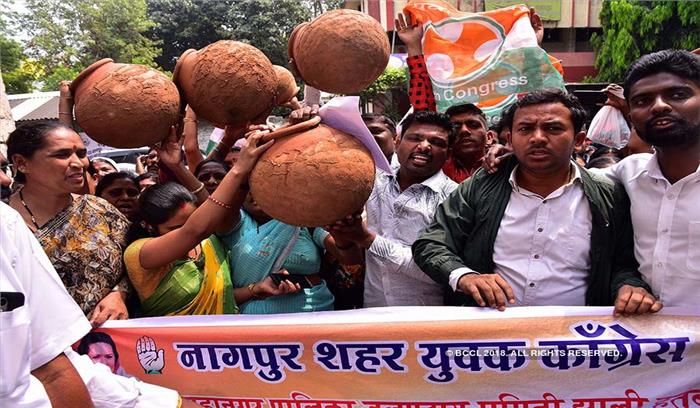 जल संकट को लेकर मध्यप्रदेश में कांग्रेस का विरोध प्रदर्शन