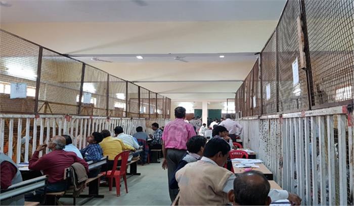 मध्यप्रदेश के कोलारस और मुंगावली विधानसभा उपचुनाव के लिए मतगणना शुरू