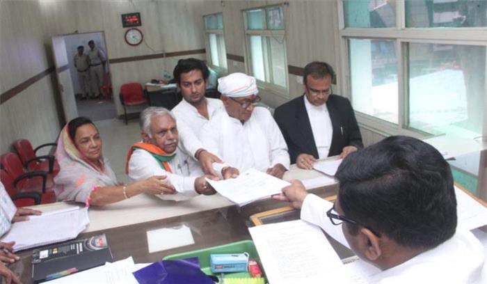 मध्य प्रदेश :दिग्विजय सिंह  ने नामांकन दाखिल किया