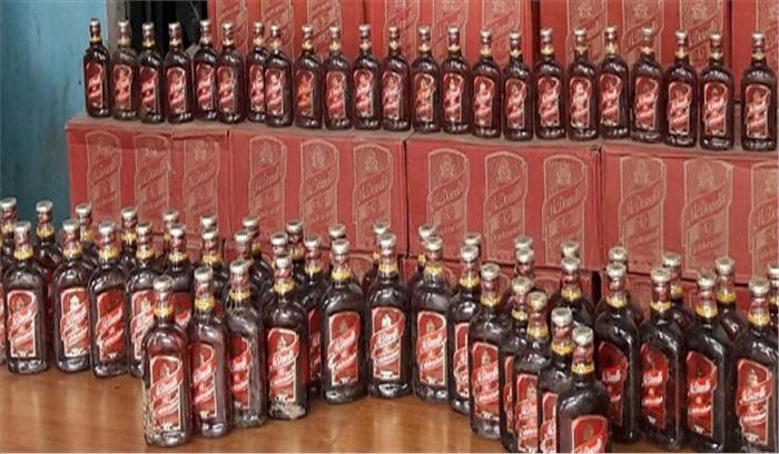 मध्यप्रदेश में पुलिस ने जब्त की अवैध शराब