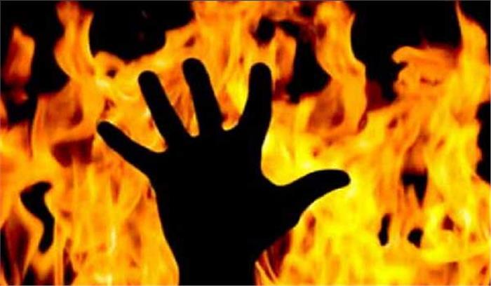 बेटी से छेड़छाड़ के विरोध में पिता को जिंदा जलाया