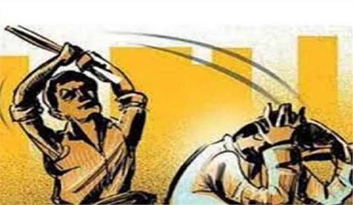 पुत्र के पिटाई से पिता गंभीर रुप से घायल पुत्र के पिटाई से पिता गंभीर रुप से घायल