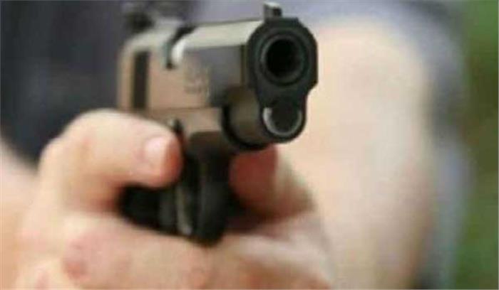 चुनावी रंजिश को लेकर 2 पक्षों में विवाद, गोलीबारी में 5 लोग घायल