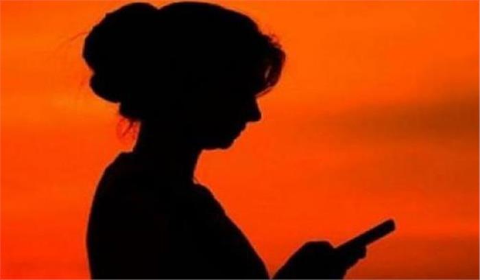 हनीट्रैप की आंच से आईएएस परेशान, स्पष्टीकरण का मौका मांगा