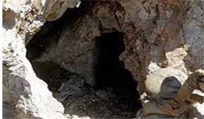 खदान धसकने से तीन महिलाओं की मौत, चार गंभीर