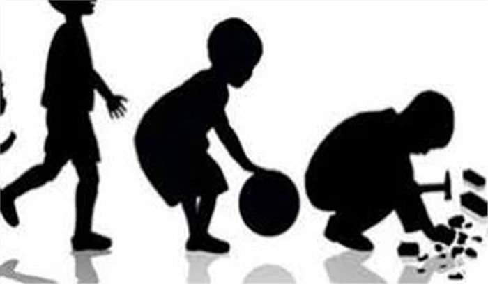 बाल श्रम के लिए ले जाए जा रहे 70 नाबालिगों को छुड़ाया गया