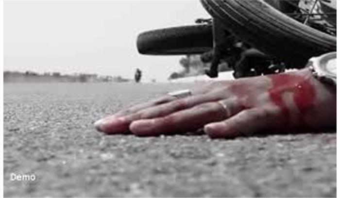 दो मोटर साइकिलों की भिडंत में दो की मौत दो घायल