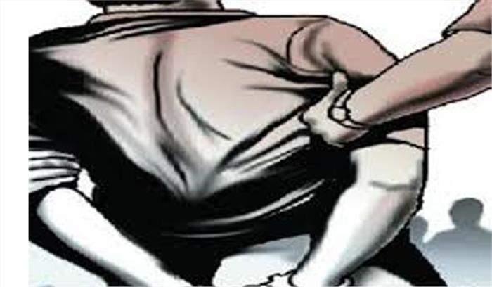 छात्रा से दुष्कर्म मामले में आरक्षक गिरफ्तार छात्रा से दुष्कर्म मामले में आरक्षक गिरफ्तार