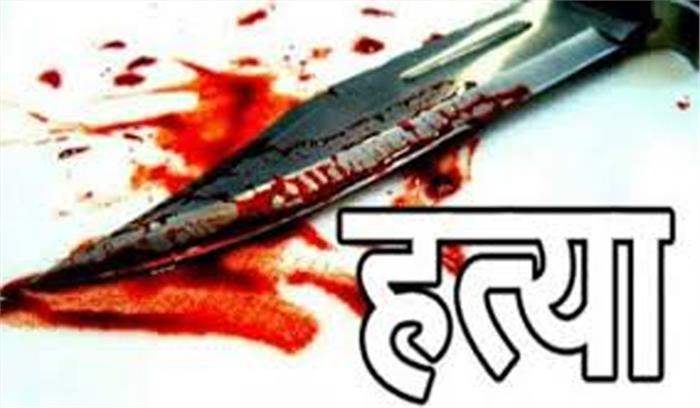 एक व्यक्ति ने धारदार हथियार से की पत्नी की हत्या