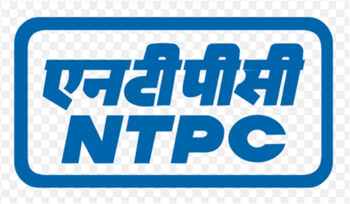 किसानों को जेल भेजने के बाद धरने पर बैठे परिजन