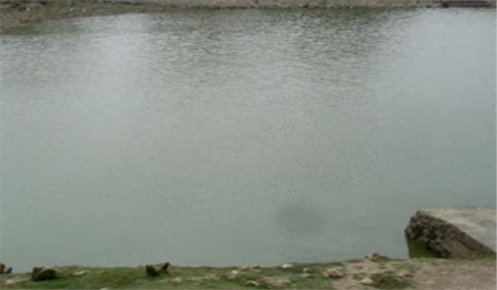 तालाब में नहाने गयी तीन बच्चियों की डूबने से मौत