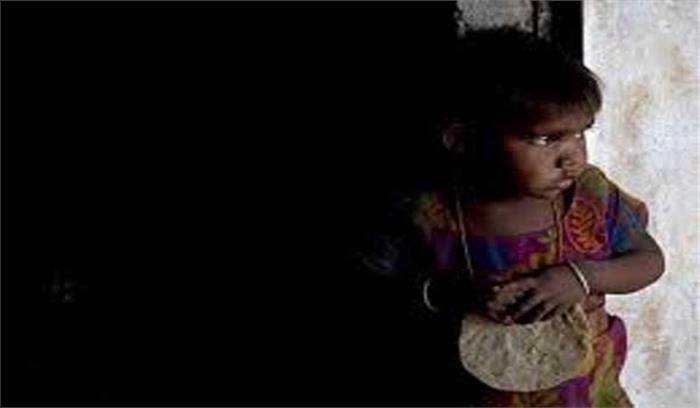 मप्र : बच्चों के हाथों में दी जाती है मध्याह्न् भोजन की रोटी