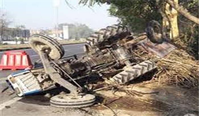 मध्यप्रदेश में ट्रेक्टर पलटने से दंपति की मृत्यु