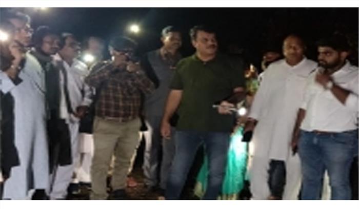 कॉपी चैकिंग अभियान के तहत  स्कूलों में पहुंचे कलेक्टर, एसपी