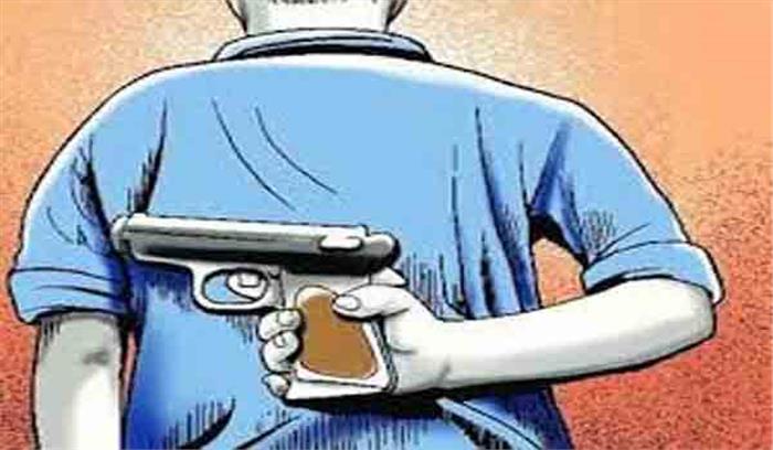 हथियारों की तस्करी के मामले में तस्कर गिरफ्तार