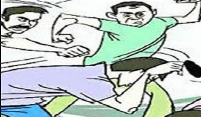 दो गुटों के आपसी विवाद में एक की मौत दो घायल