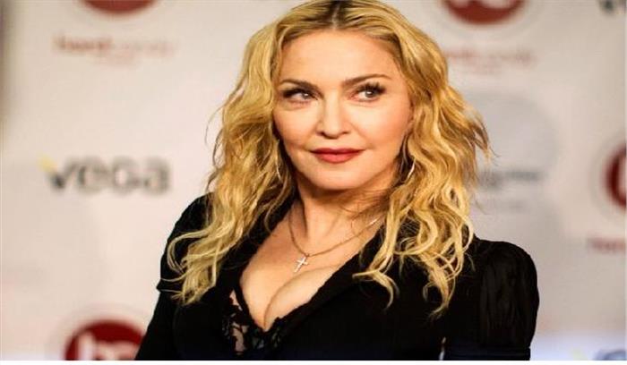 मैडोना ने गोद ली हुईं जुड़वा बेटियों का वीडियो किया साझा