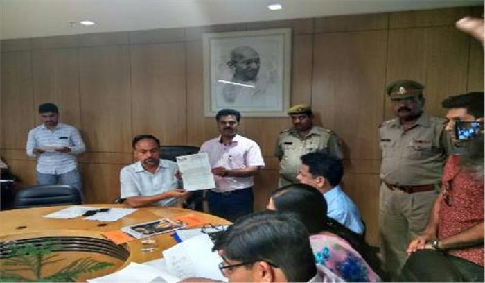 महागुन बिल्डर के निवेशकों ने सीईओ ने सामने दुखड़ा रोया