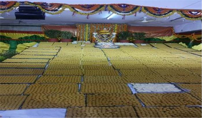  मध्य प्रदेश :  महाकाल को सवा लाख लड्डू का भोग, गणेश जी को 44 इंच की राखी बांधी गई​​​​​​​