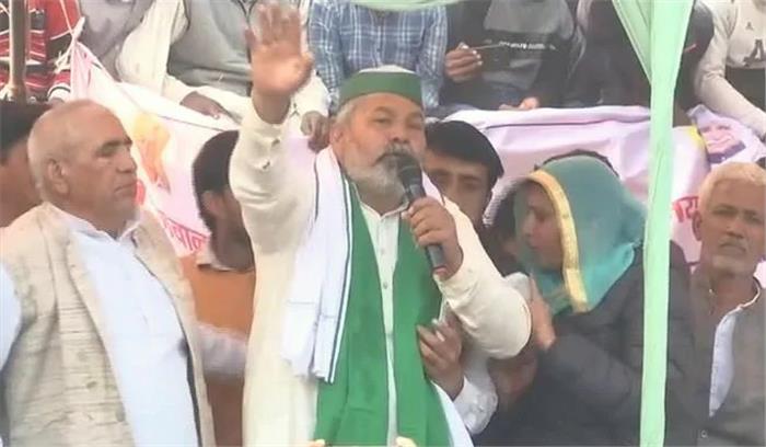 राकेश टिकैत की मौजूदगी में कृषि कानूनों को रद्द करने का प्रस्ताव महापंचायत में पारित राकेश टिकैत की मौजूदगी में कृषि कानूनों को रद्द करने का प्रस्ताव महापंचायत में पारित
