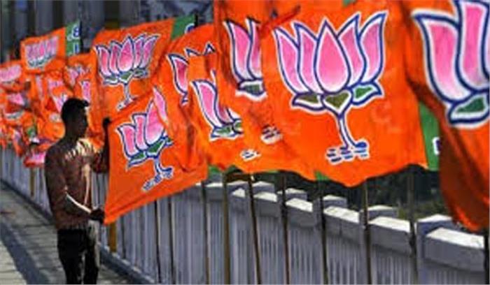 भाजपा विधायक ने अपने सांसद को मानहानि का नोटिस भेजा