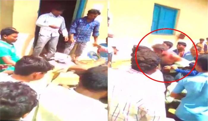 महाराष्ट्र : धुले जिले में बच्चा चोर समझकर 5 लोगों की पीट-पीटकर हत्या महाराष्ट्र : धुले जिले में बच्चा चोर समझकर 5 लोगों की पीट-पीटकर हत्या