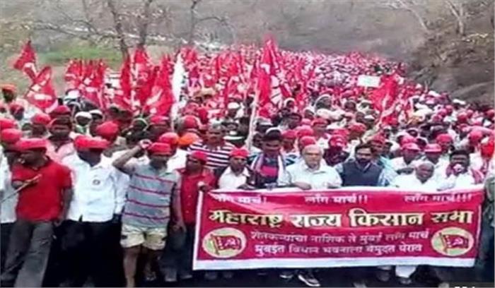 महाराष्ट्र में सड़कों पर किसानों का सैलाब