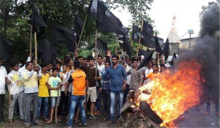 नेवली गांव में किसानों का हिंसक प्रदर्शन 