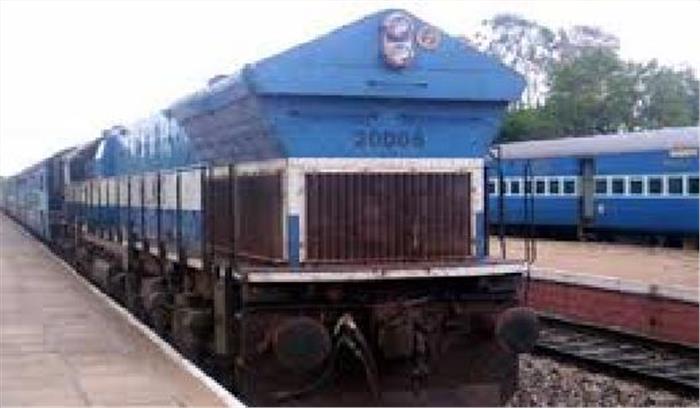 हुबली एक्सप्रेस पर चट्टानें  गिरने से 3 यात्री घायल