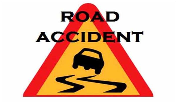 महाराष्ट्र में सड़क दुर्घटना में 7 मरे, 13 घायल महाराष्ट्र में सड़क दुर्घटना में 7 मरे, 13 घायल