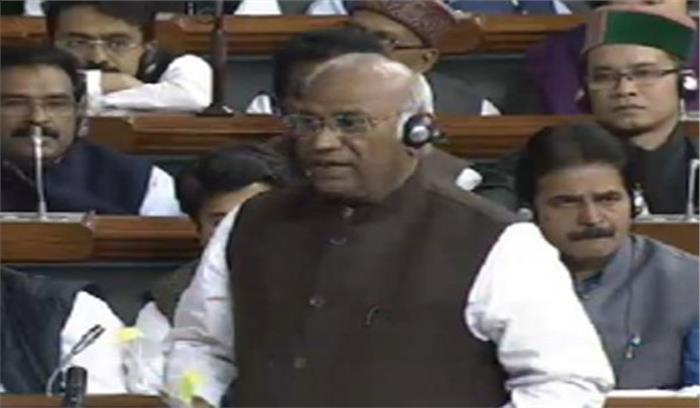 महाराष्ट्र हिंसा के मुद्दे पर लोकसभा में बीजेपी और और कांग्रेस के बीच नोकझोंक