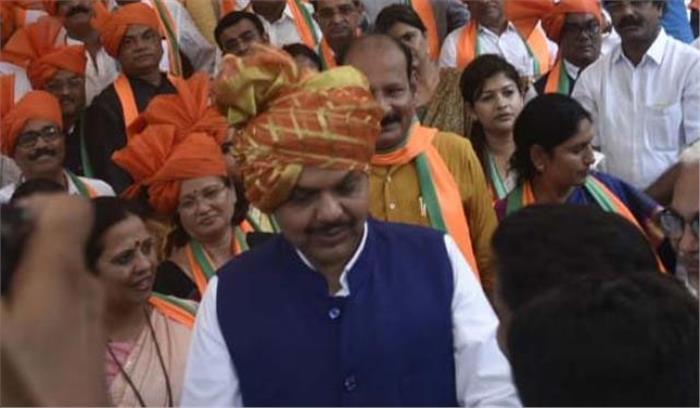 महाराष्ट्र : फडणवीस भाजपा विधायक दल के नेता चुने गए