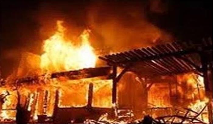 महाराष्ट्र में व्यक्ति ने छोटे भाई के घर में लगाई आग, माँ समेत चार की मौत