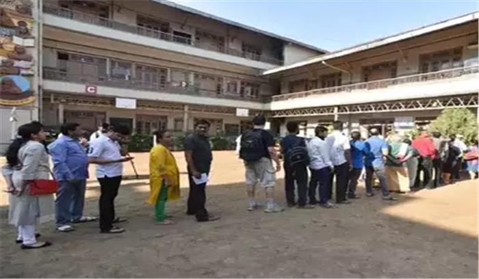 महाराष्ट्र की 17 सीटों पर 6 बजे तक 52.71 प्रतिशत मतदान