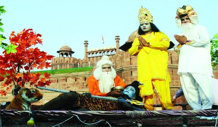 महर्षि वाल्मीकि जयंती पर निकली शोभा यात्रा