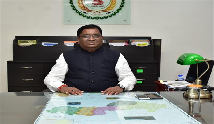 कलेक्टर ने किया छात्रावासों का निरीक्षण