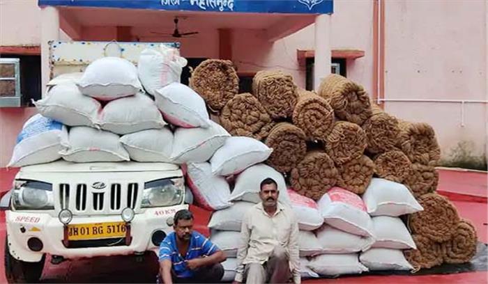 महासमुंद में पकड़ा 1.40 करोड़ का गांजा, रस्सियों के नीचे छिपाकर ले जा रहे थे 700 किलो गांजा, 2 तस्कर गिरफ्तार