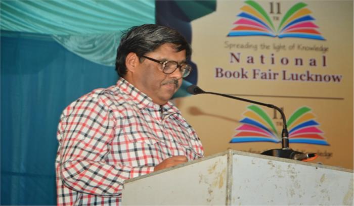 महात्मा थे युग की आत्मा तो सरदार राष्ट्र-निर्माता : सुधाकर अदीब