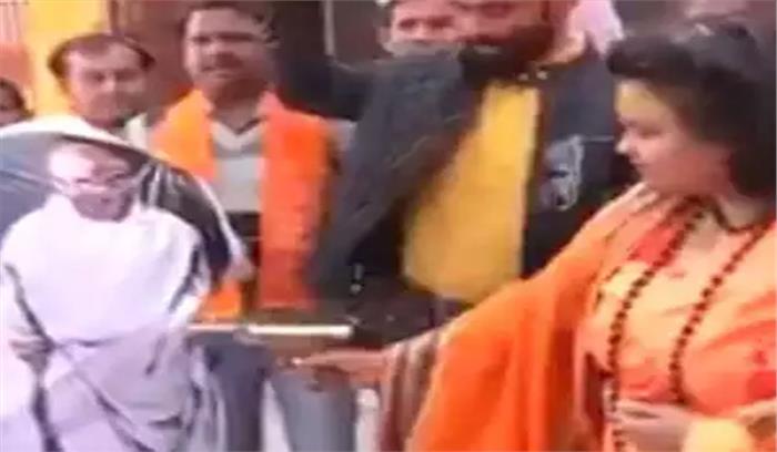 महात्मा गांधी के पुतले पर गोली चलाने की घटना का कांग्रेस करेगी विरोध
