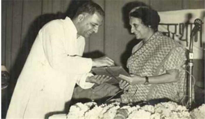 गांधी ने आश्रम की अनाथ लड़की से कराई थी माचवे की शादी