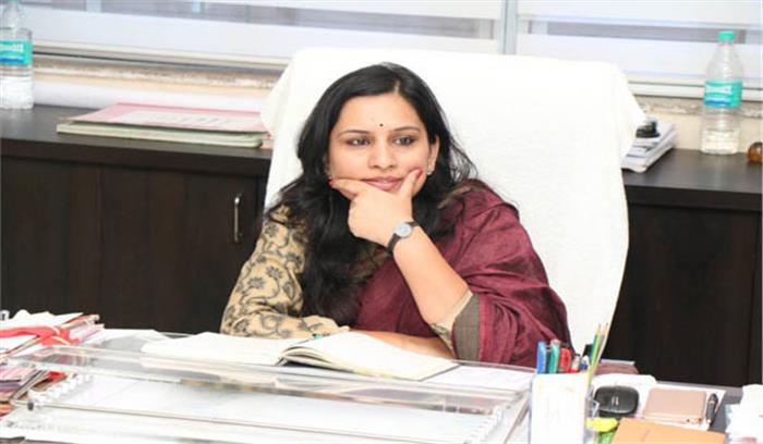 गांधी विरोधी ट्वीट के लिए महाराष्ट्र की आईएएस अधिकारी स्थानांतरित