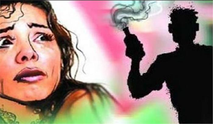 युवती पर एसिड अटैक, गंभीर रुप से घायल