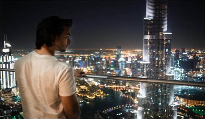 तिल गुड का लड्डू खाकर आयुष शर्मा ने मनाया मकर संक्रांति