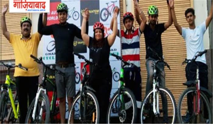मकर संक्रांति के मौके पर निकाली साइकिल रैली मकर संक्रांति के मौके पर निकाली साइकिल रैली