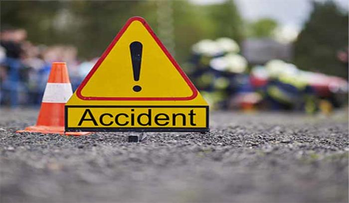 मलेशिया में सड़क दुर्घटना में 8 की मौत, 33 घायल