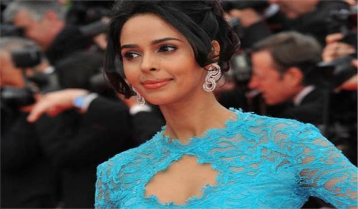 फ्री-ए-गर्ल की सह संस्थापक को भारतीय वीजा के लिए मल्लिका ने सुषमा स्वराज से किया आग्रह