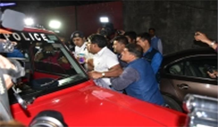 ममता के साथ धरने में शामिल रहे 5 पुलिस अधिकारियों पर होगी सख्त कार्रवाई