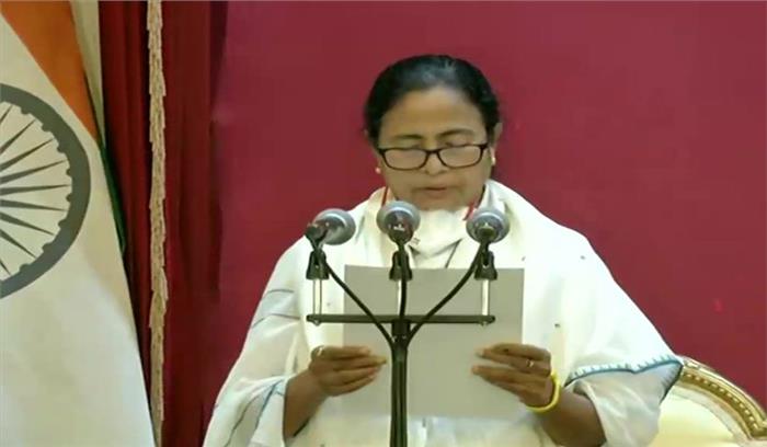 ममता बनर्जी ने तीसरी बार ली मुख्यमंत्री पद की शपथ
