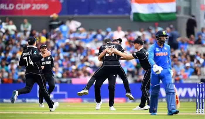 विश्व कप (सेमीफाइनल) : जडेजा, धोनी के संघर्ष पर फिरा पानी न्यूजीलैंड फाइनल में (राउंडअप) विश्व कप (सेमीफाइनल) : जडेजा, धोनी के संघर्ष पर फिरा पानी न्यूजीलैंड फाइनल में (राउंडअप)