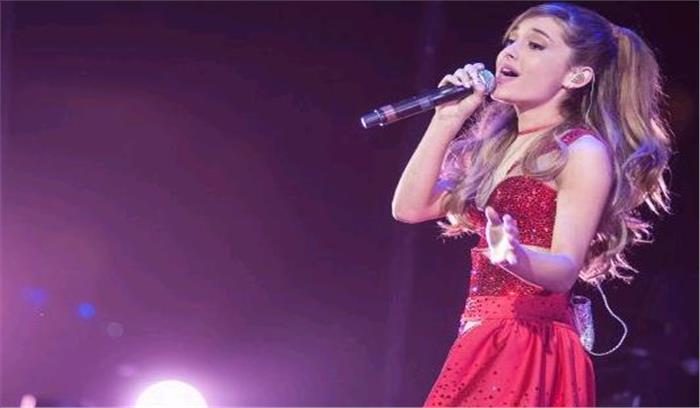 मैनचेस्टर पीड़ितों के लिए प्रेरक गीत रिकॉर्ड करेंगी : एरियाना ग्रैंडे 